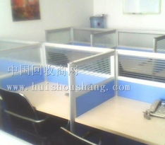 公司結(jié)業(yè)清倉(cāng) 二手辦公隔斷、桌椅、沙發(fā)與設(shè)備燈具一站式處理